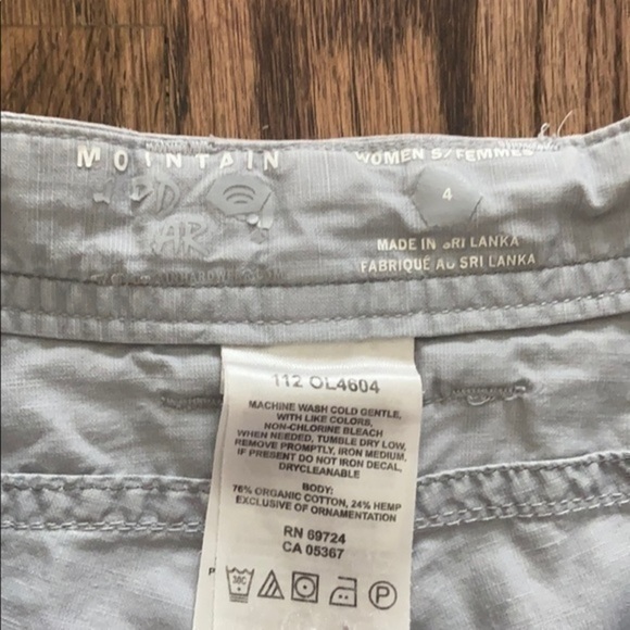 Mountain Hardwear Grey Active Capris‎ - Picture 2 of 4